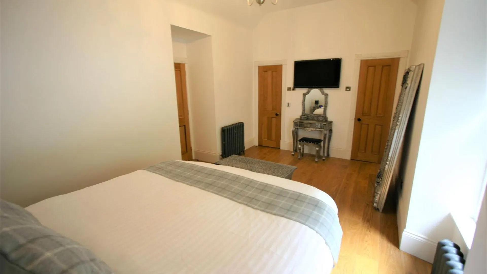 Historic Baronial Lodge With Parking, Aberdeen City Centre Birleşik Krallık